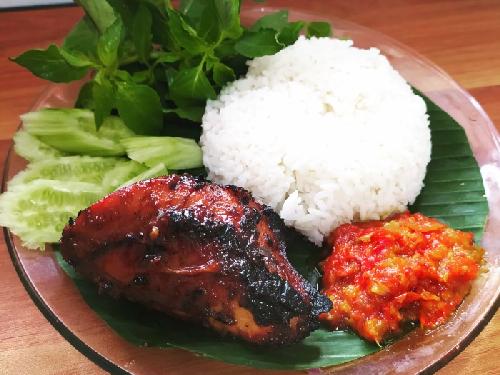 Ayam Bakar & Ayam Geprek Mas Gilang, Tirto