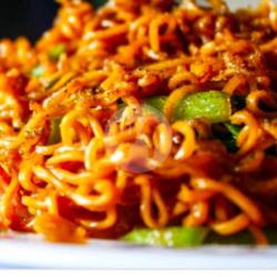 Indomie Goreng Semur Ayam  Telur