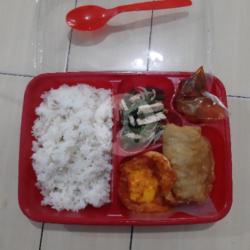 Juara 4( Nasi Telor Sayur Tempe Goreng Dan Sambal)