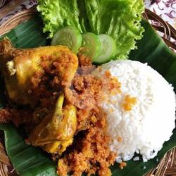 Nasi Ayam Pejantan Kremes