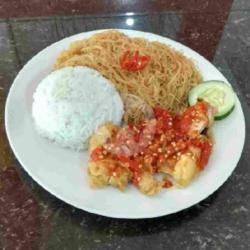 Bihun Goreng Ayam Geprek Plus Nasi