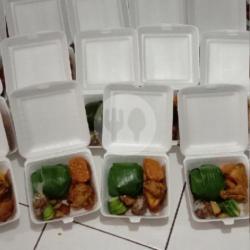 Nasi Timbel Ayam Penyet(free Takjil)