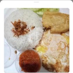 Nasi Penyetan Tahu Tempe Telur Ceplok