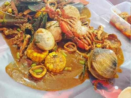 Seafood Tumpah Masseehh, Jl.Kp Kukun Kulon Ciantra
