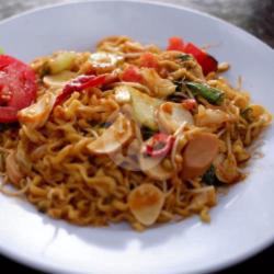 Mie Goreng Sosis Telur Dadar