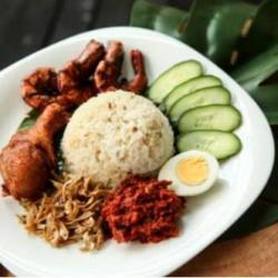 Nasi Uduk Bebek  Telor Rebus