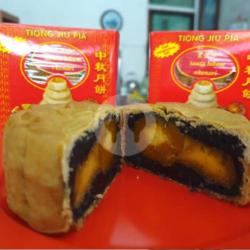 Mooncake Hongkong Tausa Hitam Telor Asin