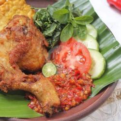 Ayam Penyet Jumbo Nasi Free Teh Es