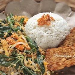 Nasi Urap Ikan Asin