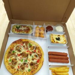 Komplit Box Meatlover / Completo / Bratwurst / Tuna / Beef Bolognesse / Chicken / Papperoni Pizza