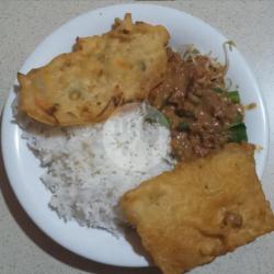 Paket Nasi Pecel Gorengan