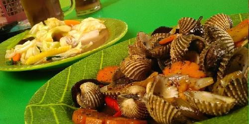 Mie Bandung dan Chinnessefood Seafood, Muntilan