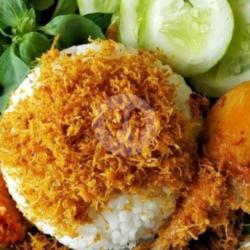 Nasi Ulam Ayam Goreng