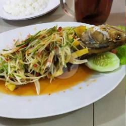 Ikan Senangin Goreng 3,5 Ons,asam Manis/atau Saos Timun Rp 20.500 X 3,5 Ons