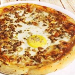 Beef & Egg Pizza Medium