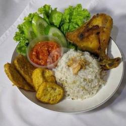 Nasi Liwet Teri Ayam Goreng