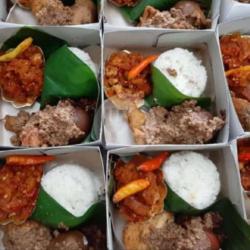 Paket Nasi Gudeg Telur Ayam(ayam Sesuai Persediaan)