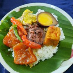 Nasi Gudeg   Ayam Suwir   Telor Bebek 1/2   Krecek