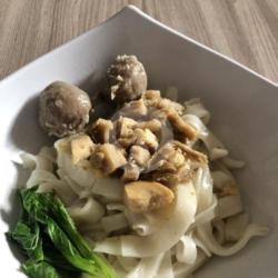 Kwetiau Ayam Bakso
