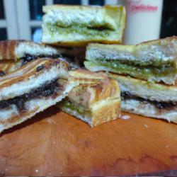 Roti Bakar Coklat   Greentea Crunchy