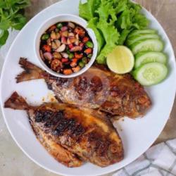 Ikan Bawal Bakar Pedas Nasi Tahu Tempe