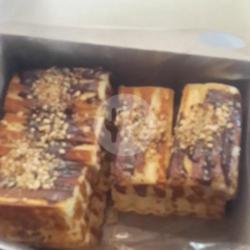 Strowbery Keju Coklat Kacang