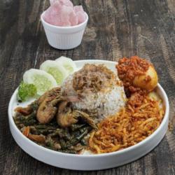 Nasi Gurih/uduk Telur