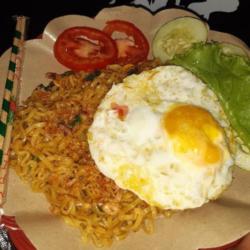 Mie Pedas   Telur