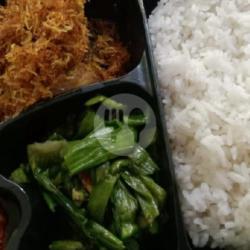 Nasi   Ayam Goreng (potong 8)   Sayur    Sambel