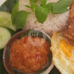 Nasi Penyetan Telur Ceplok