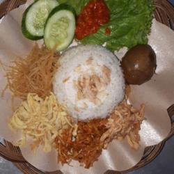 Nasi Uduk Telor Semur Kecap