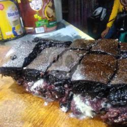 Martabak Manis Black Keju Ketan Susu