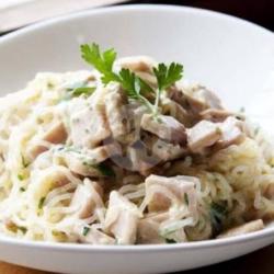 Spaghetti Chicken Stroganoff