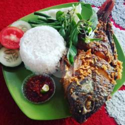 Lalapan Mujaer   Nasi   Kremesan