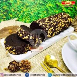 Roll Cake Coklat Kacang