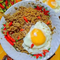 Indomie Goreng Telor Mata Sapi