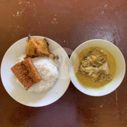 Nasi Sayur Lodeh Ikan Ayam