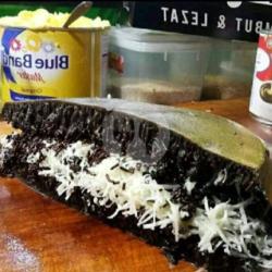 Black Forest Selai Durian Susu