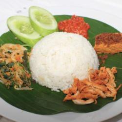 Nasi Ayam Suwir Bali