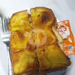 Roti Bakar Telur Mata Sapi