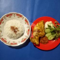 Nasi Uduk Pecel Ayam Dada