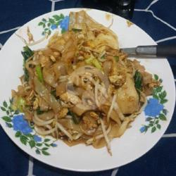 Kwetiau Pangsit Goreng