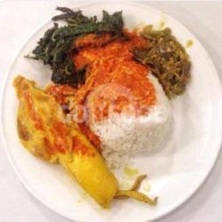 Nasi Gulai Cumi Isi Telor