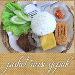 Paket Nasi Gepuk