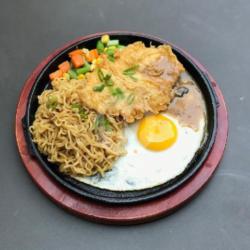 Indomie Ayam Crispy Steak