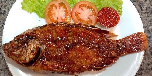 Ikan Bakar Arum Sari (IBAS), Batik Keris