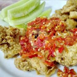 Tahu/tempe Grepek   Sambel   Lalapan   Serundeng