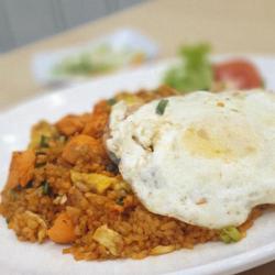 Nasi Goreng Merah Telur