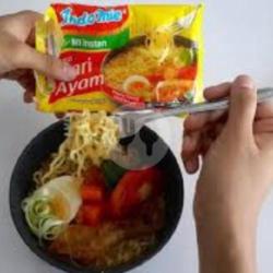 Indomie Rebus Kari Ayam Telor