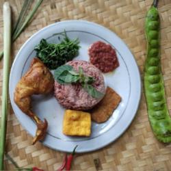 Nasi Merah   Ayam Goreng   Tahu Tempe   Pete